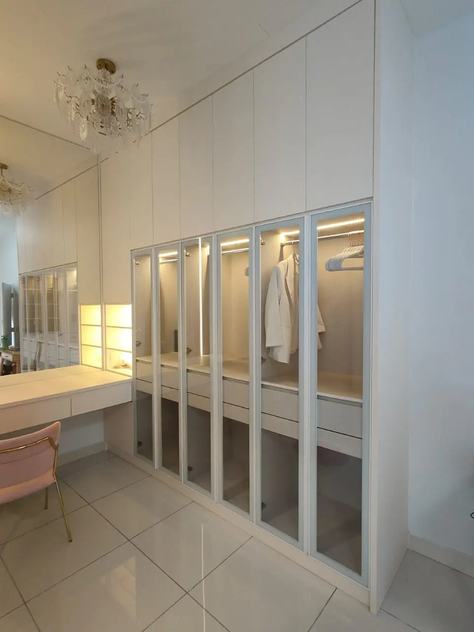 Custom wardrobe installation