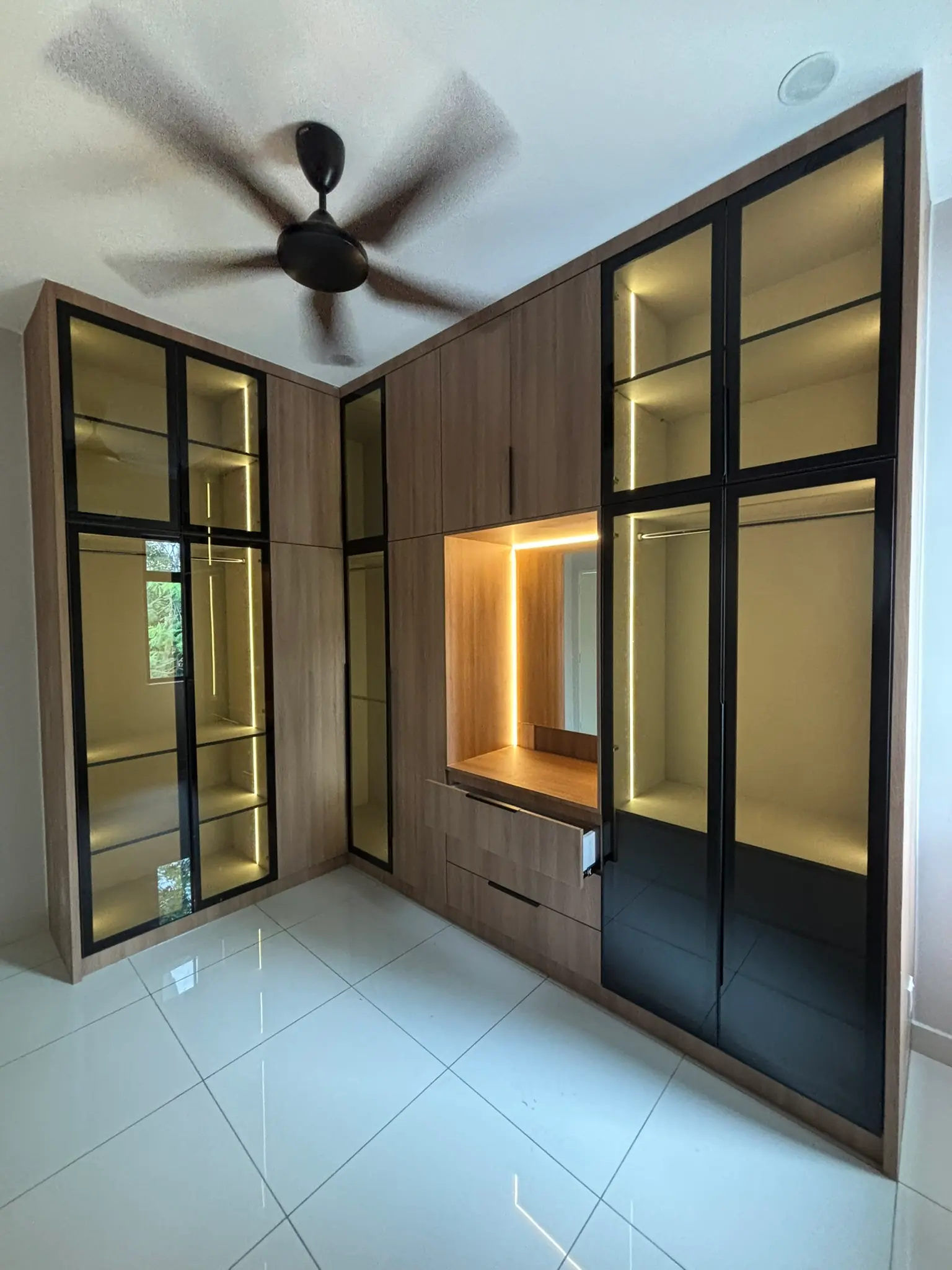Custom wardrobes and built-ins